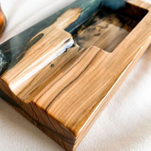 Nouvel arrivage de cendrier en résine époxy et bois de forme carrée au design moderne avec logo de couleur personnalisé portable pour l'intérieur et l'extérieur - Product Image 1