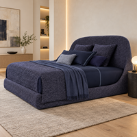 Lit Cocon King Size Design Sculptural avec Tête de Lit Courbée et Plateforme Rembourrée – Mobilier de Luxe Personnalisé
