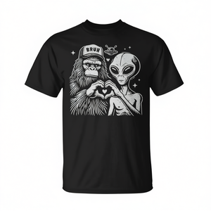 T-shirt vintage con segno della mano di Bigfoot e Alien Heart, nera, unisex, taglia adulta M L XL XXL - Product Image 2