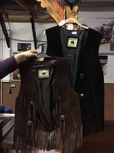 VESTE EN CUIR SUÈDE SANS MANCHES DE HAUTE QUALITÉ - Product Image 2