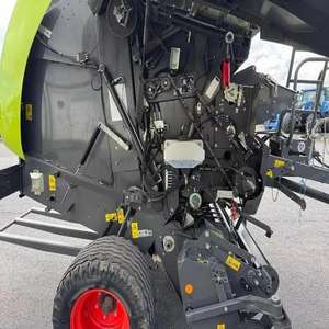 Moissonneuse-batteuse CLAAS Variant 480RF 2021 d'occasion en bon état avec moteur pour la récolte du blé, du riz, des arachides et des olives - Product Image 5