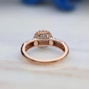 Bague de fiançailles en or rose 14 carats avec diamants cultivés en laboratoire Halo avec pavé de diamants taille ronde Cadeau pour ses fêtes - Product Image 3