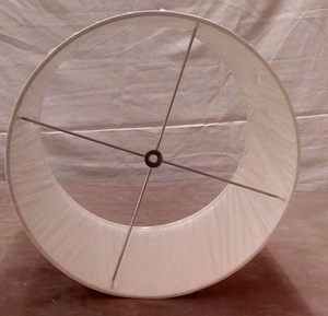 Mini lampe de table moderne avec abat-jour en tissu blanc Base de lampe en porcelaine pour la décoration de la maison et du restaurant Alimentation en courant alternatif Meubles de chambre à coucher - Product Image 2