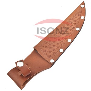 Fourreau de couteaux à lame fixe cloutée gravée, étui à couteau en cuir - Product Image 1