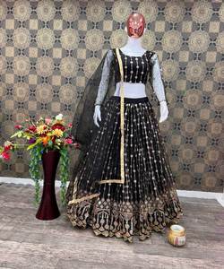 Lanzamiento del nuevo diseñador Lehenga Mujeres y niñas usan ropa de fiesta Lehenga Choli con blusa en venta al por mayor Alphanumero - Product Image 4