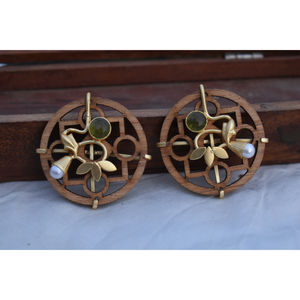 Pendientes chapados en oro de madera para niñas y mujeres, treanding hecho a mano, de latón, piedra de madera, aretes étnicos - Product Image 5