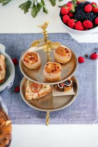 Support à gâteau de luxe à 2 niveaux en métal doré, motif oiseaux et fleurs, plateau de service décoratif pour desserts, idéal pour mariages, fêtes et décoration intérieure - Product Image 2