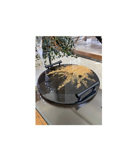 Plateaux en résine écologiques de designer avec poignée métallique, faits à la main, personnalisables pour une utilisation haut de gamme à la maison, lors de fêtes et en cuisine - Product Image 3