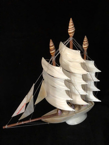 Figurine de bateau coquillage artisanale: cadeaux et souvenirs exquis de coquillages naturels de l'océan. - Product Image 4