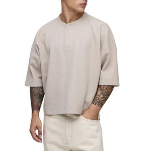 T-shirt court en maille à col Henley uni pour homme - Coupe oversize - Respirant et écologique - 100 % coton - Couleurs personnalisables - Product Image 1