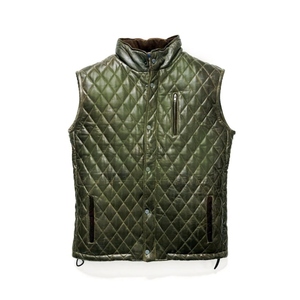 Chaleco de Moda Acolchado de Cuero con Aspecto Vintage Genuino para Hombre, con un Corte Tradicional Diseñado para la Comodidad Diaria - Product Image 4