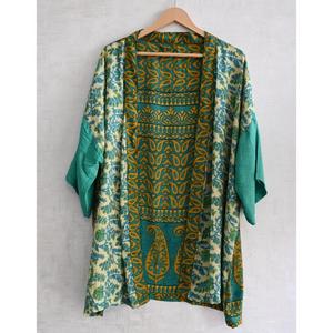Robe kimono courte en patchwork de soie, grande taille, respirante, faite à la main, imprimé indien, vêtement de nuit, veste de détente, léger, style bohème, couvre-vêtement - Product Image 1