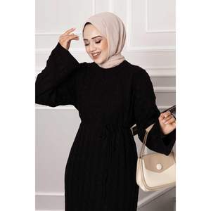 ชุดลำลองสีดำกับผมถักรายละเอียด - Product Image 2