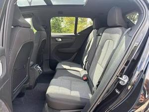 2024 pour XC40 Turbo FWD Conduite à Gauche Thème Lumineux avec Faible Kilométrage et Prix Abordable En Stock Prêt à l'Expédition - Product Image 4