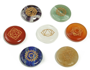 Caja con Gema Oval Chakra Set mayorista y Fabricante de Cristal Producto: 7 Chakra Oval Set Chakra Grabado Madera Amor - Product Image 2