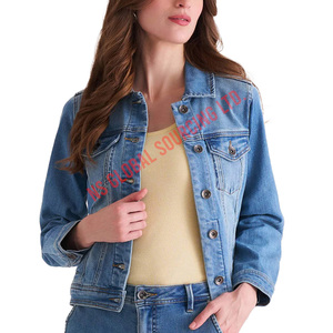 Chaqueta vaquera para mujer con estilo para un armario minimalista moderno con enfoque en formas clásicas y telas cómodas - Product Image 1