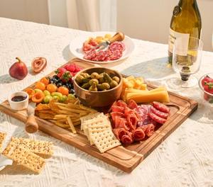 Bandeja de Madera Ecológica Clásica y Elegante de Alta Calidad con Tapa, Soporte para Pastel, Apta para Lavavajillas y Microondas, Decoración para Fiestas, Frutas y Postres - Product Image 4