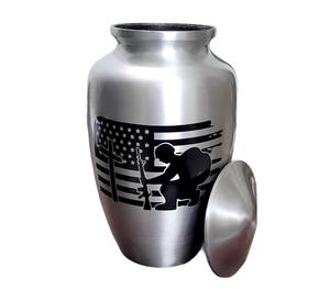 Urne patriotique drapeau américain pour cendres humaines adulte 200 pouces cubes Urnes pour cendres Hommage Noir & Blanc - Product Image 3