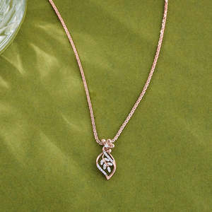 สร้อยคอจี้เพชรรูปใบไม้ประณีต - Product Image 1