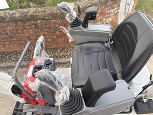 Nouvelle mini-excavatrice Takeuchi à vendre, excavatrice compacte sur chenilles, prête à être expédiée - Product Image 6