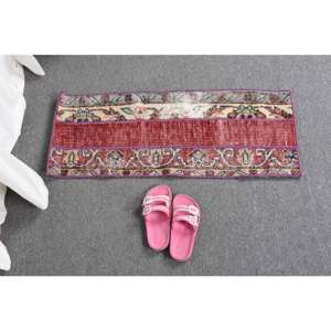 Tapis turc vintage en laine rouge et beige avec envers en latex - 1,1 x 2,8 pieds - Product Image 5
