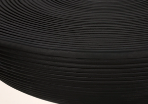 Mesa Auxiliar de Aluminio de Estilo Moderno con Tapa Redonda de Metal, Mesa Plegable Hecha a Mano para Sala de Estar o Dormitorio - Product Image 3