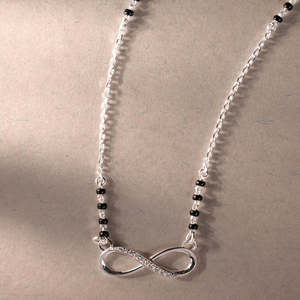 Compre un Mangalsutra de Plata Pura con Diamantes Chapados en Oro y Perlas, Collar Étnico Religioso con Cuentas, Regalo de Boda para Esposa - Product Image 2