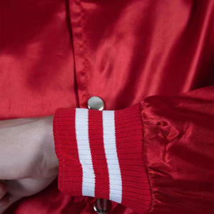 Chaqueta Bomber de satén a la moda con parche de equipo bordado personalizado estilo Varsity para hombres y mujeres - Product Image 6