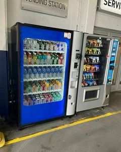 Compre Máquina Expendedora Automática de Bebidas Frías y Alimentos de Primera Calidad, Acepta Entrega Rápida, Venta al por Mayor, en Stock, Lista para Enviar, Confiable - Product Image 1