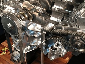 Réplique de sculpture dynamique du moteur à six cylindres en ligne de type 911/07 de la Porsche 911, modèle de collection haut de gamme - Product Image 3