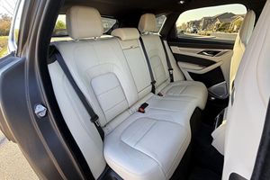 2024 จาการ์ ฟี-เพซ พี400 อาร์-ไดนามิก เอส เบนซิน ไมล์น้อย - Product Image 5