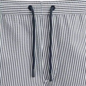 Vente en gros Short de gym en seersucker respirant et écologique pour hommes Maillot de bain léger à rayures Séchage rapide Taille élastique personnalisée - Product Image 5