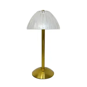 Lampe de table de luxe moderne en métal doré de qualité supérieure, nouvelle collection 2026, décoration d'intérieur, vente en gros, décoration de qualité supérieure, hôtel, mode - Product Image 1