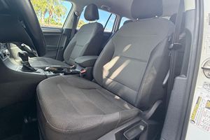 Volkswagen Golf SportWagen S 2016 d'occasion en excellent état, sans réserve, turbo 4 cylindres, provenance sud, blanc pur, non modifiée - Product Image 6