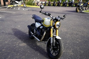 NUEVA Motocicleta <span class=keywords><strong>Triumph</strong></span> <span class=keywords><strong>Speed</strong></span> 400 TT CUSTOM 2026 - Product Image 5