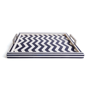 Plateau de service rectangulaire élégant Bordure argentée complexe et poignées élégantes pour servir des boissons et des collations - Product Image 2