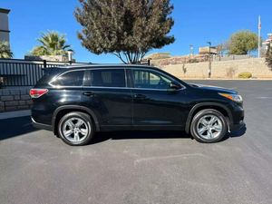 2014 Toyota Highlander Limited AWD with 8L Engine Automatic Gearbox Leather Seats Rear <b>Camera</b> R17 Alloy Roof Rack - Product Image 4