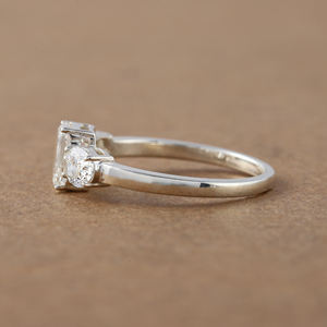 Anillo de compromiso de diamante de corte esmeralda cultivado en laboratorio con certificación IGI, anillos finos de oro de moda de lujo de Plata de Ley 925 para mujer - Product Image 5