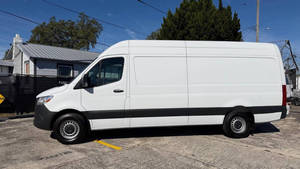 รถตู้เมอร์เซเดส-เบนซ์ สปรินเตอร์ 2500 ปี 2023 สภาพดีเยี่ยม มือสอง - Product Image 2