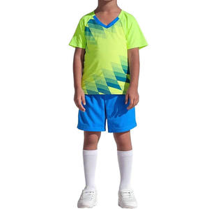 Nouveaux uniformes pour enfants Logo personnalisé de haute qualité Ensemble d'uniformes de football pour enfants Nouveaux vêtements de sport avec maillot de haute qualité et service court - Product Image 5
