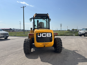 Oferta Exclusiva de Subasta para Montacargas Todoterreno Modelo 2024: 940 con Capacidad de Carga de 8000 Libras - Product Image 3