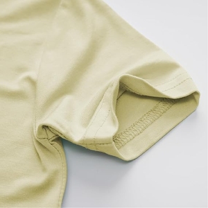 Conjunto de camiseta y pantalones cortos en negro y verde – Atuendo informal y llamativo para el verano, personalizable en tamaño y diseño - Product Image 6