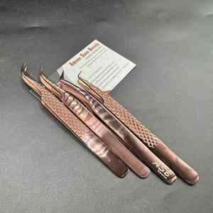 Pinzas de extensión de pestañas de volumen clásico, pinzas de pestañas de marca privada de acero inoxidable sostenible con plasma de oro rosa - Product Image 1
