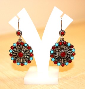 Boucles d'oreilles en argent sterling 925 naturelles fabriquées à la main en corail turquoise enveloppant des pierres de cristal de guérison forme ovale idée cadeau - Product Image 3