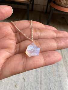 สร้อยคอพลอยมูนสโตนธรรมชาติสำหรับผู้หญิงจี้สายรุ้งคริสตัล June birthstone ทำมือ - Product Image 3