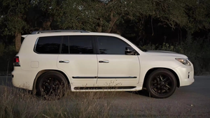 Usado, 2024, L.X. 570, Serie 200, Casi sin modificar, con asientos de cuero, cámara trasera, volante a la izquierda, en venta. - Product Image 5