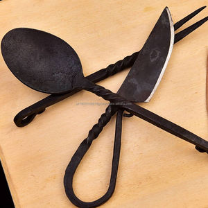 Venta directa de fábrica Precio barato Juego de cubiertos de color personalizado Fabricante profesional Juegos de cubiertos negros vikingos - Product Image 2