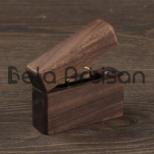 Cajas de anillos de nogal cuadradas premium-para vendedores de bodas y joyeros - Product Image 6