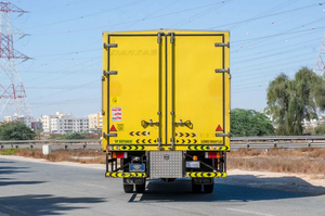 Usato 2016 Isu zu FRS Box 7 Ton Tuck cambio manuale 299 cavalli Diesel 2 posti - Product Image 6
