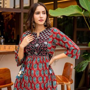 Kurze Kurti-Top Western für Damen Mädchen Baumwollstickerei Arbeit gedruckt neuestes Muster Tunika Oberteile Exportqualität in Indien 2024 - Product Image 3